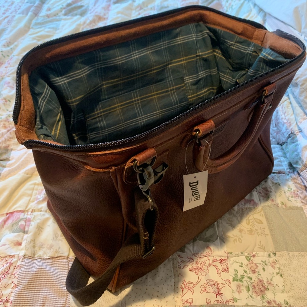 Duluth Trading - Brown Heavy Genuine Leather Large AWOL Bag / Doctor Bag